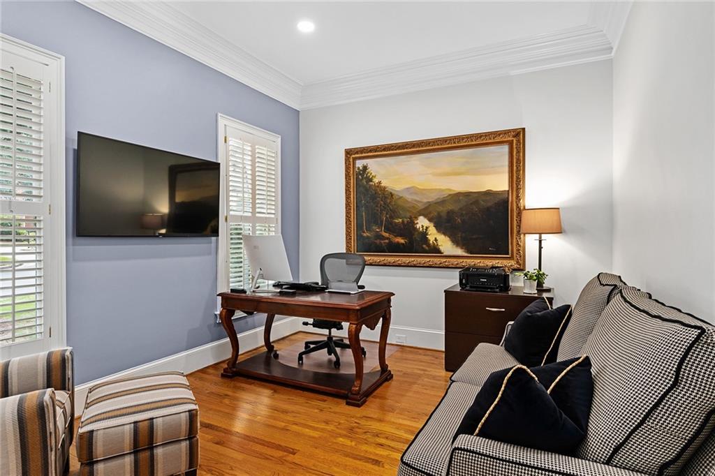 12 Rose Court NE