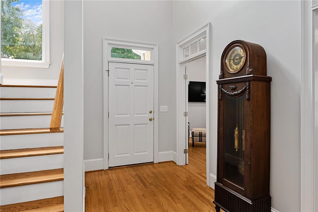 12 Rose Court NE