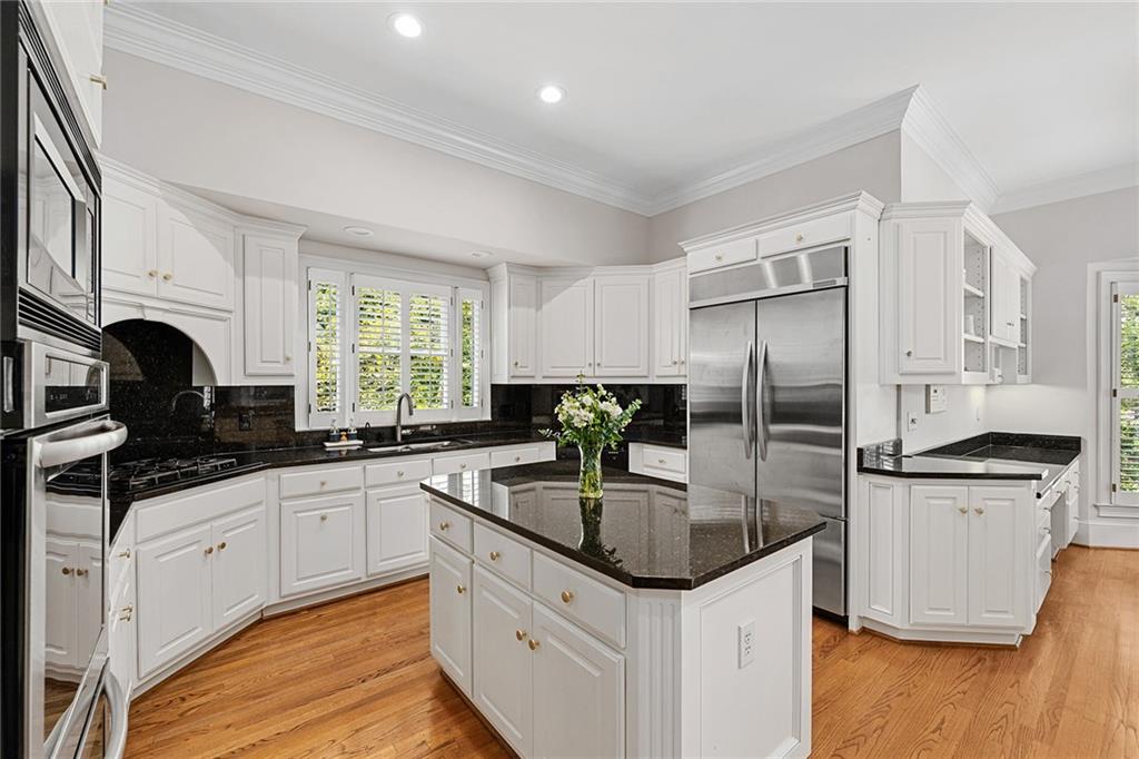 12 Rose Court NE