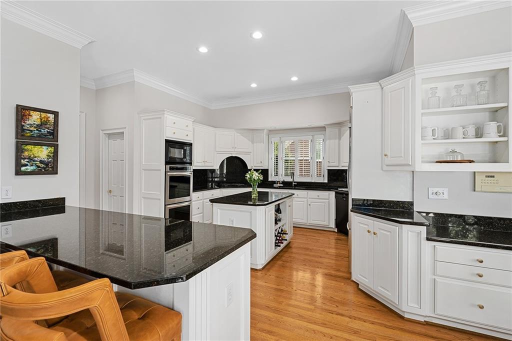 12 Rose Court NE