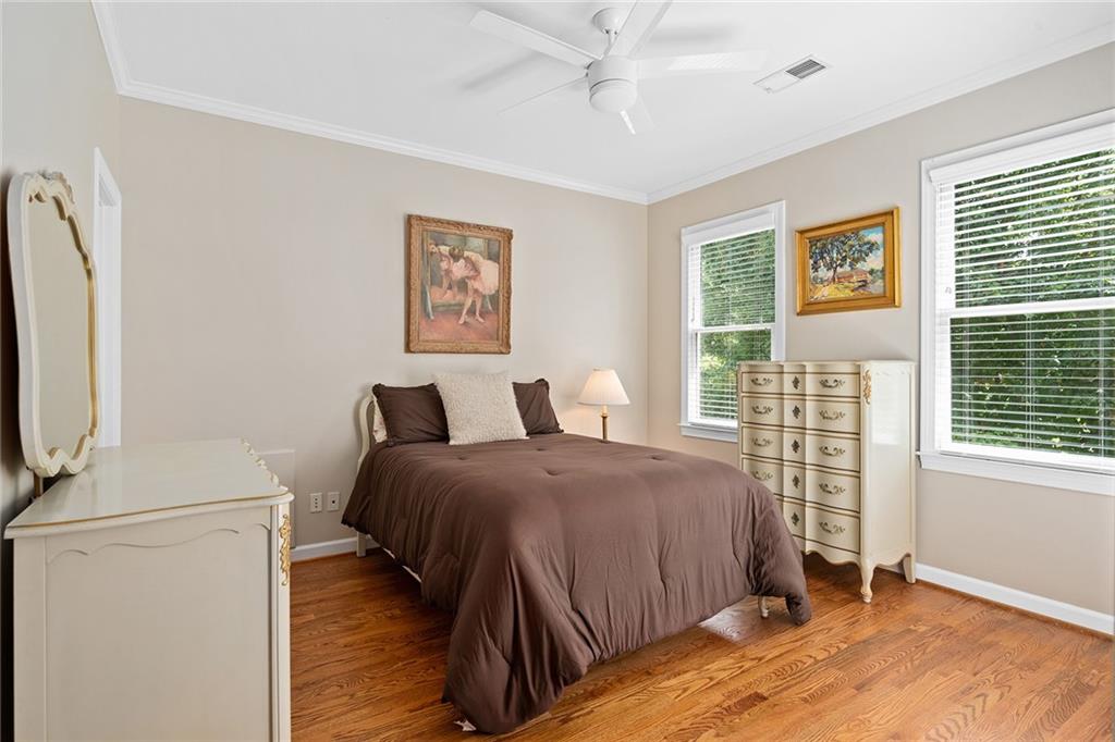 12 Rose Court NE