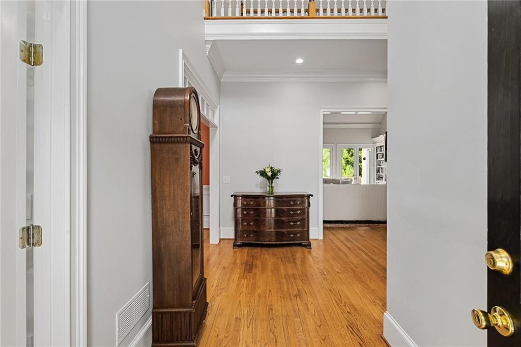 12 Rose Court NE