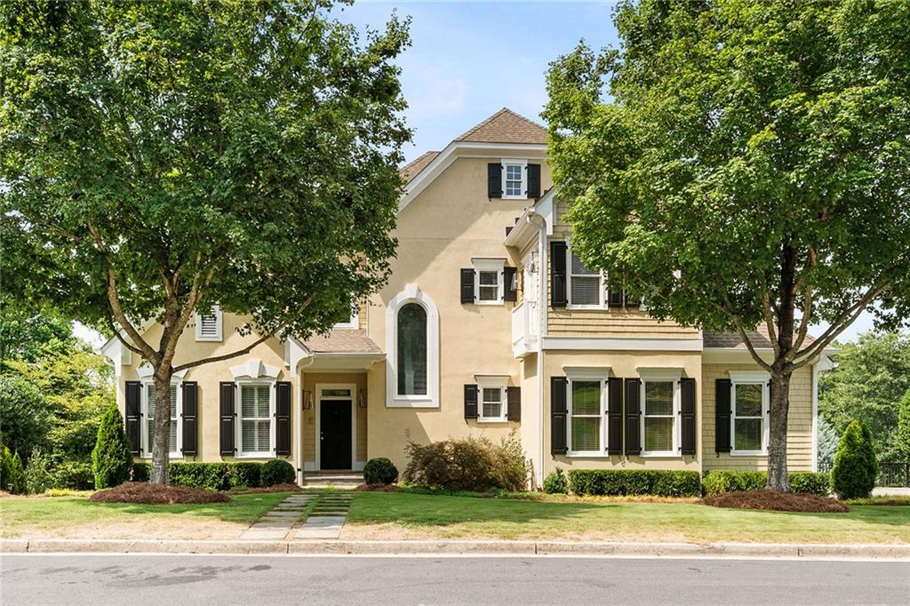 12 Rose Court NE