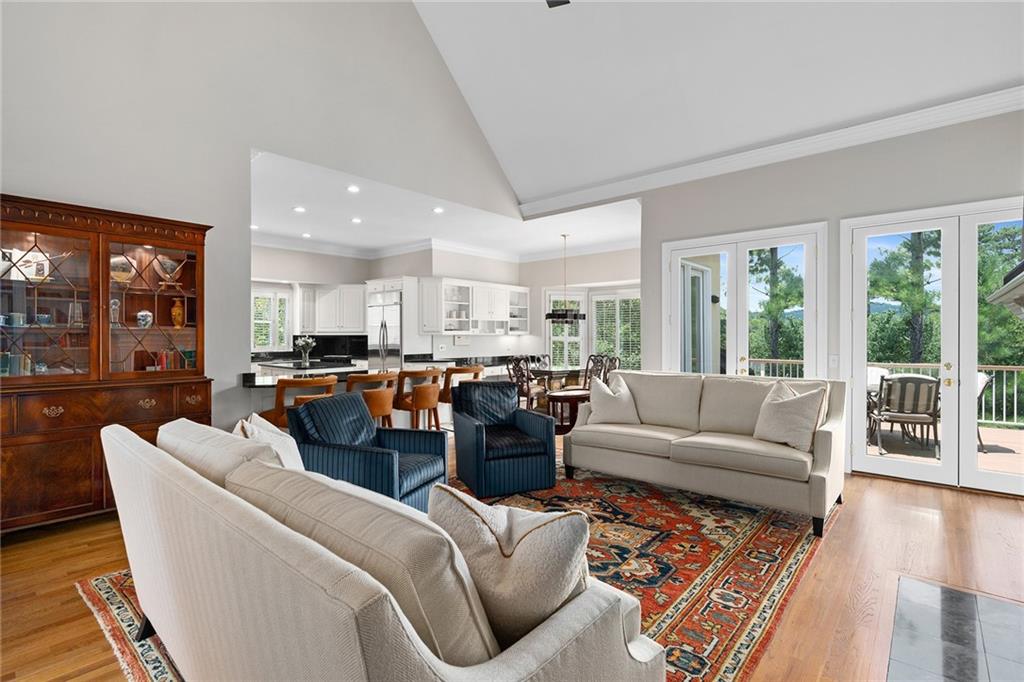 12 Rose Court NE