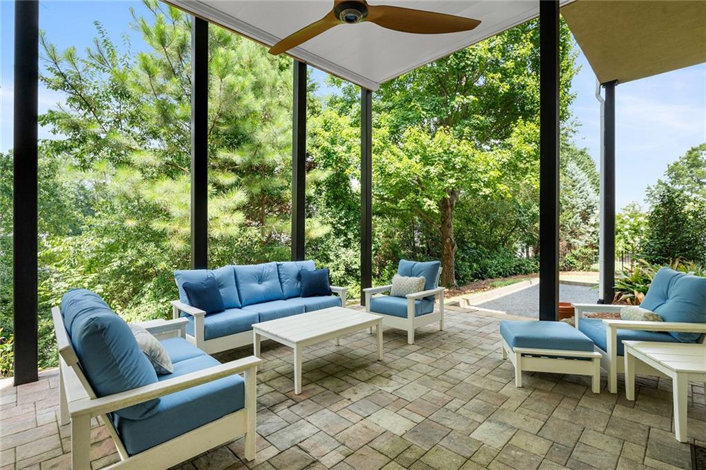 12 Rose Court NE