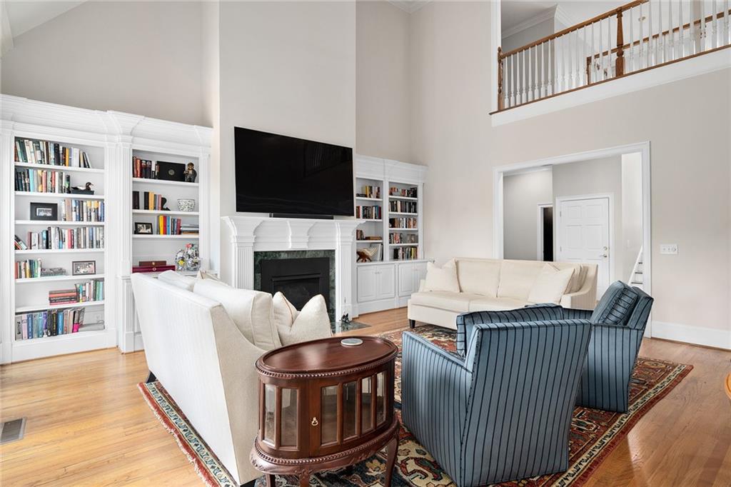 12 Rose Court NE