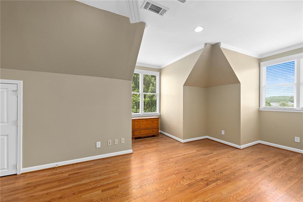 12 Rose Court NE