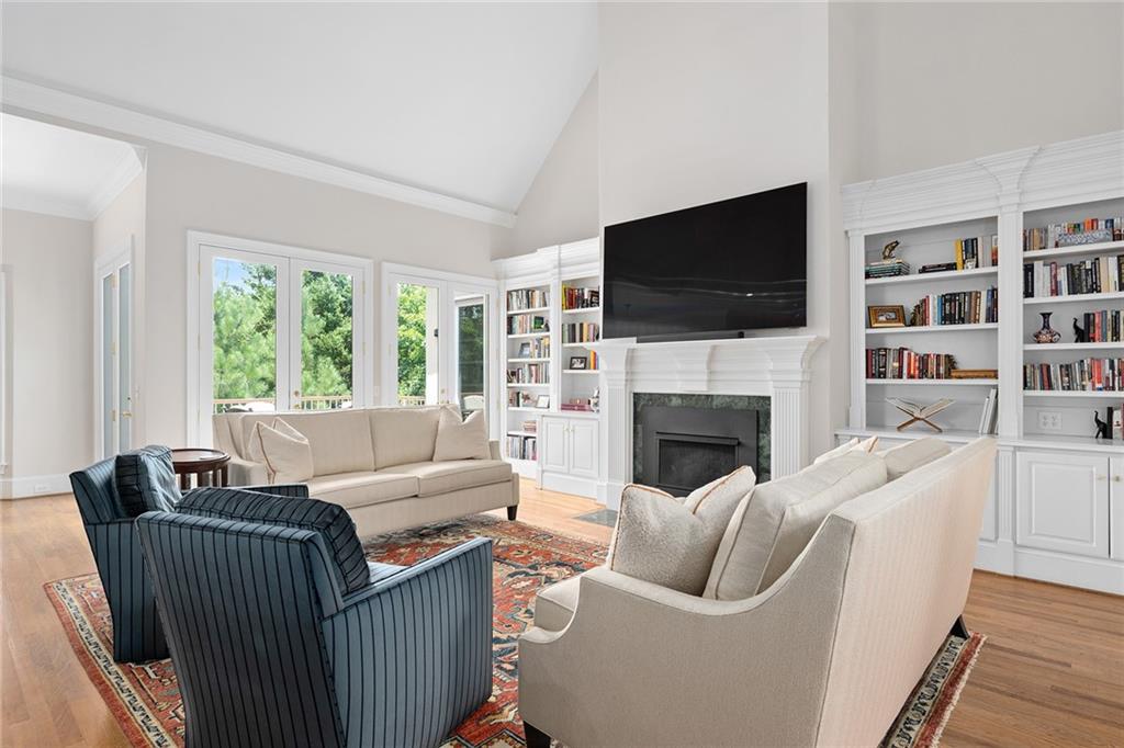 12 Rose Court NE