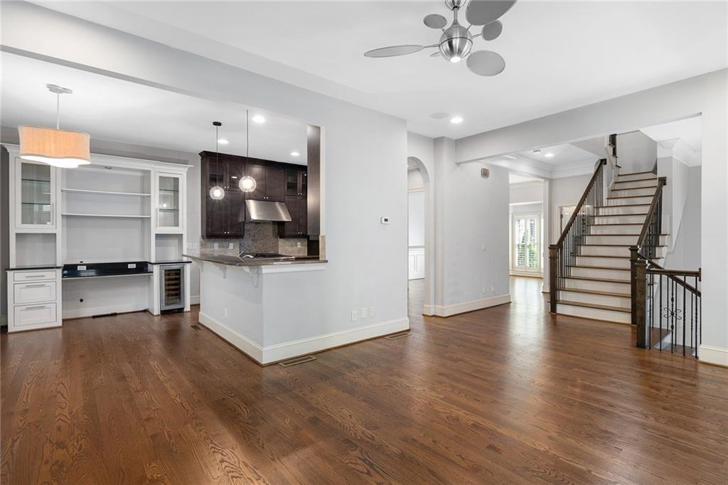 1942 Saxon Valley Circle NE