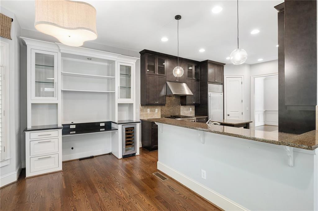 1942 Saxon Valley Circle NE