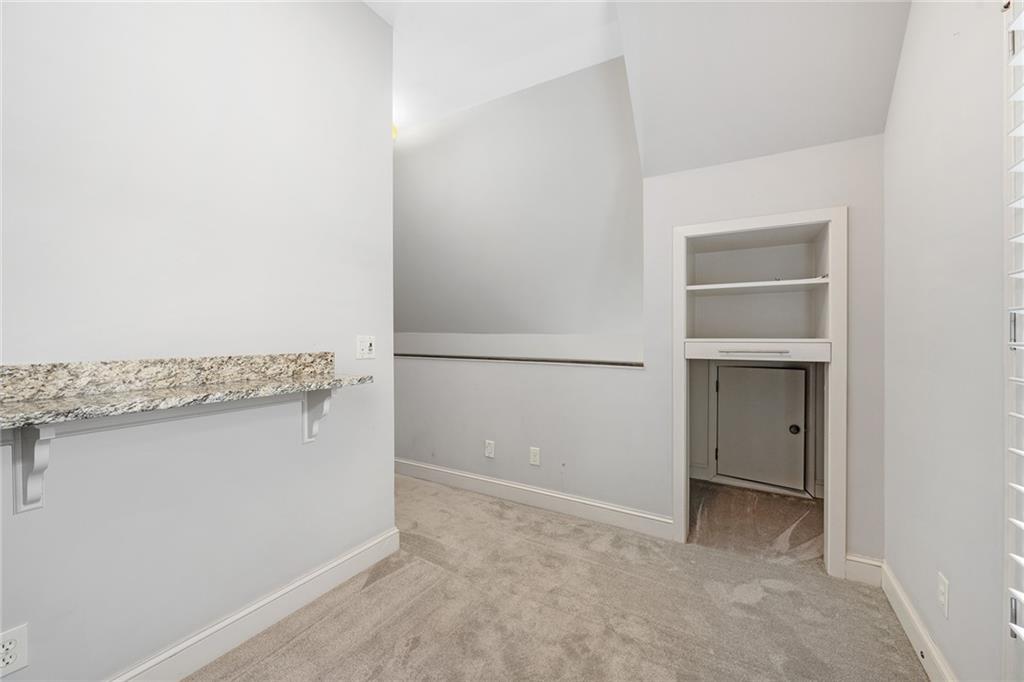 1942 Saxon Valley Circle NE