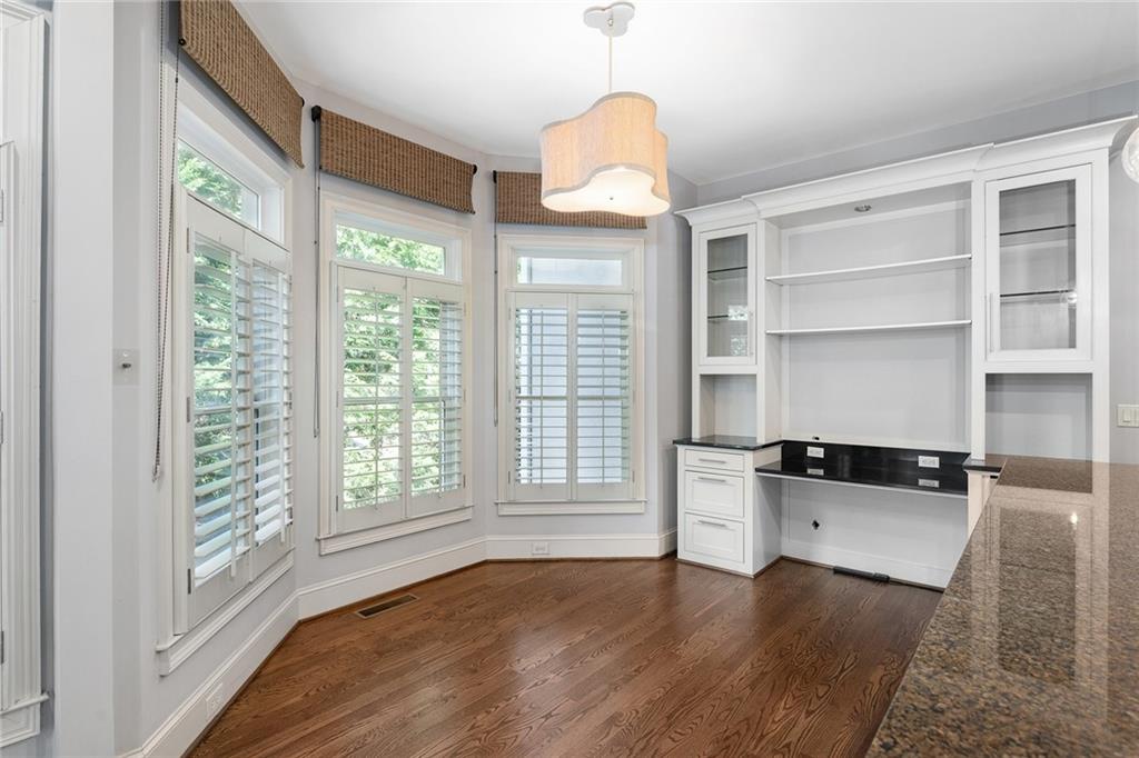 1942 Saxon Valley Circle NE