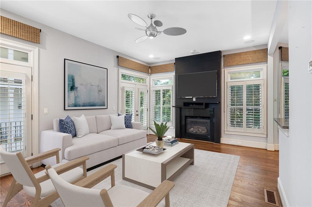 1942 Saxon Valley Circle NE