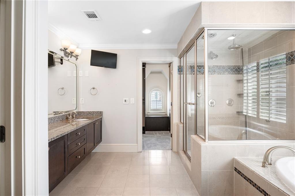 1942 Saxon Valley Circle NE