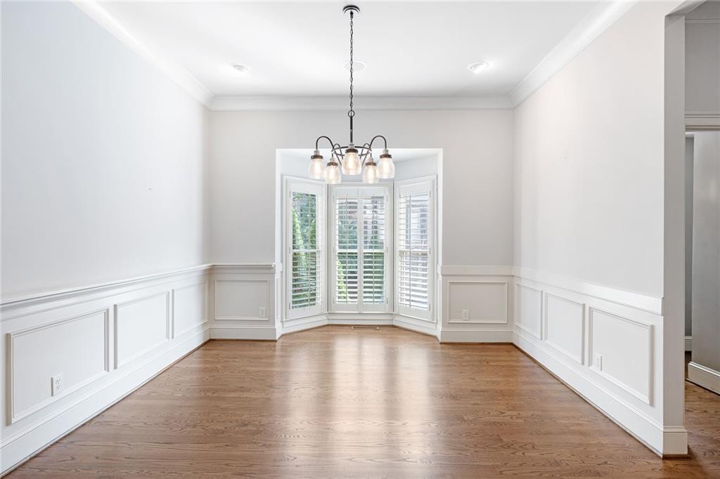 1942 Saxon Valley Circle NE