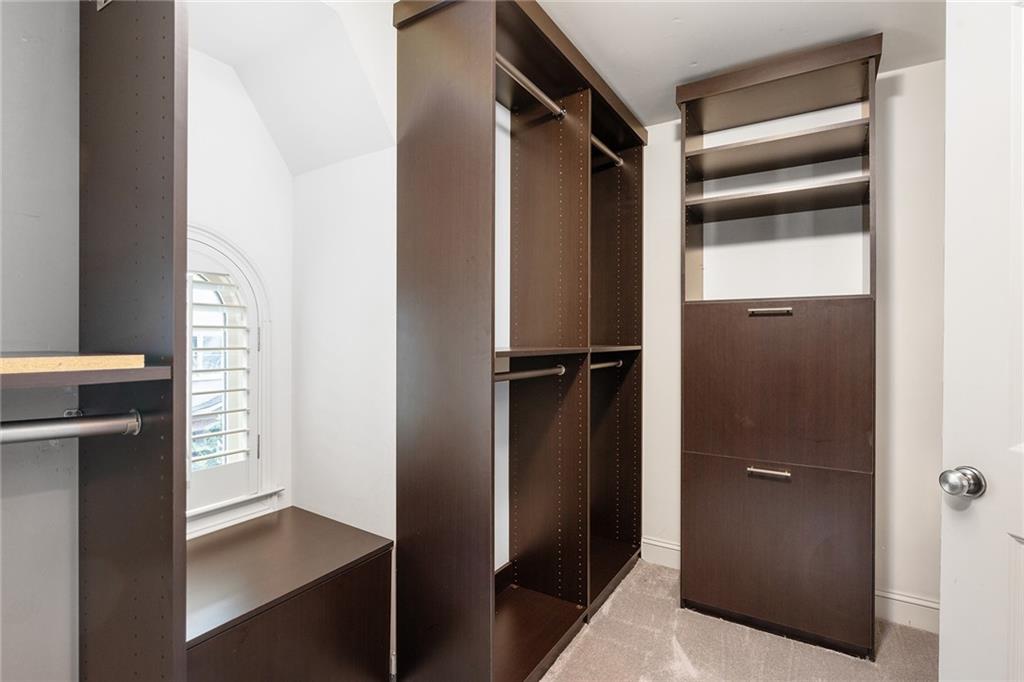 1942 Saxon Valley Circle NE