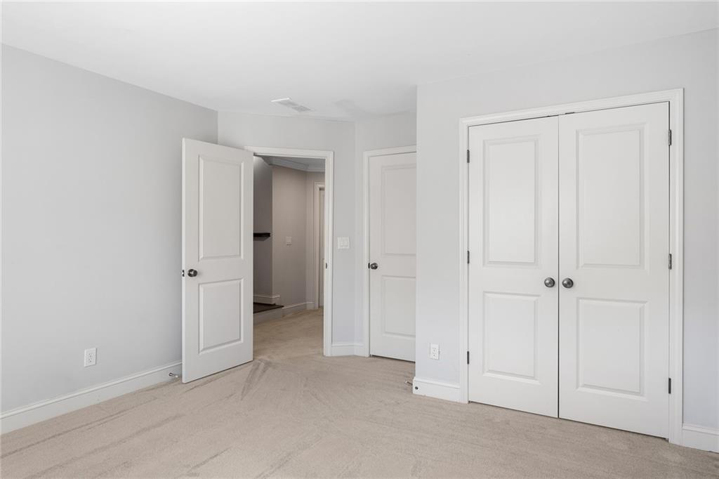 1942 Saxon Valley Circle NE