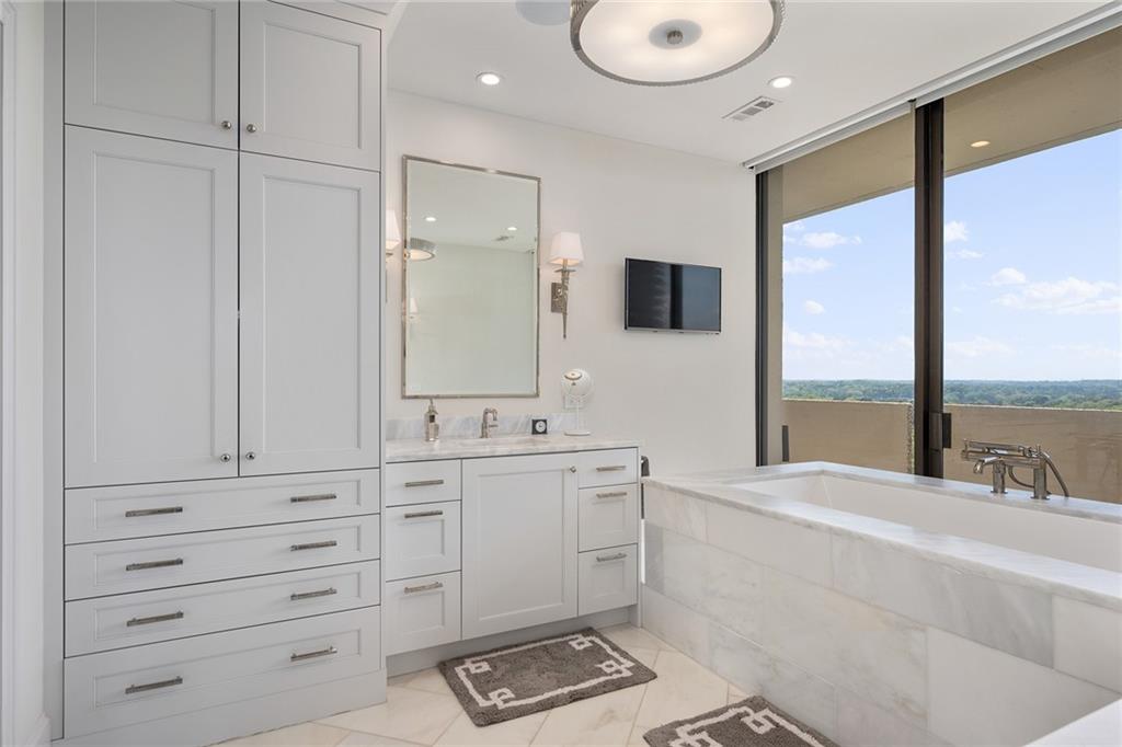 2575 Peachtree Road NE Unit 22C