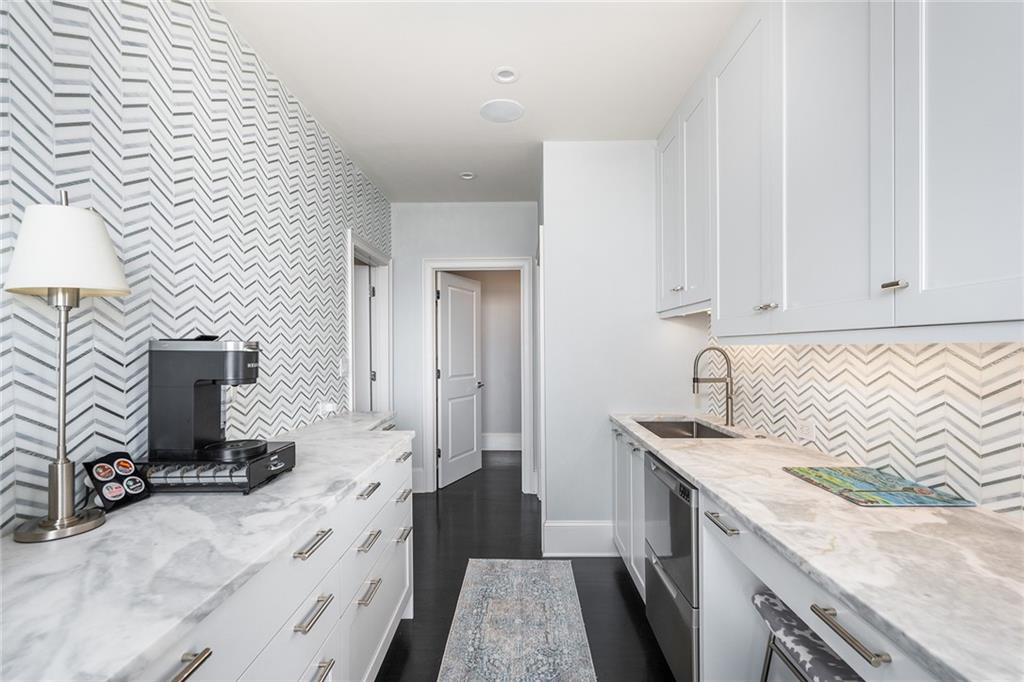 2575 Peachtree Road NE Unit 22C