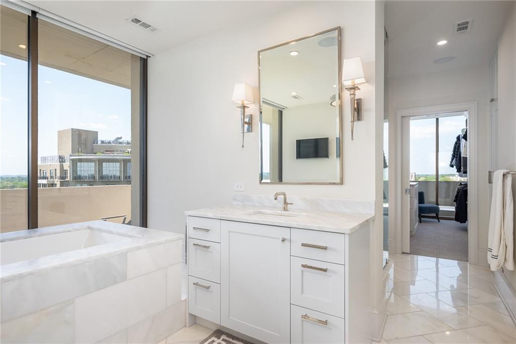 2575 Peachtree Road NE Unit 22C