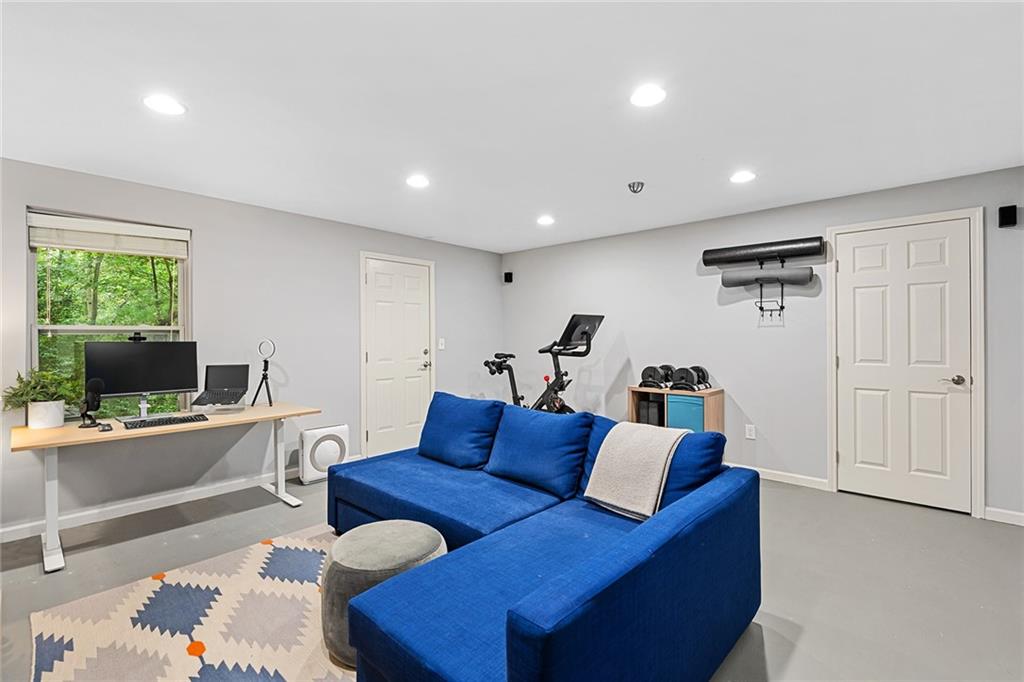 2113 Elvan Circle NE