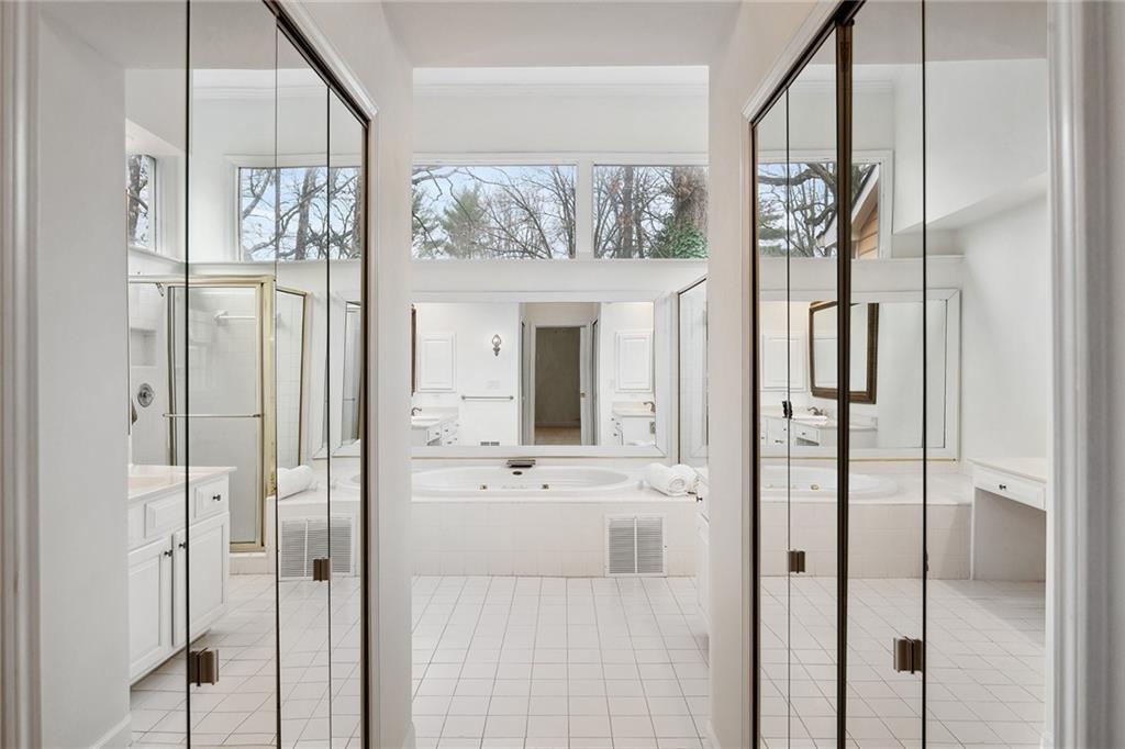 3729 Ashford Point NE