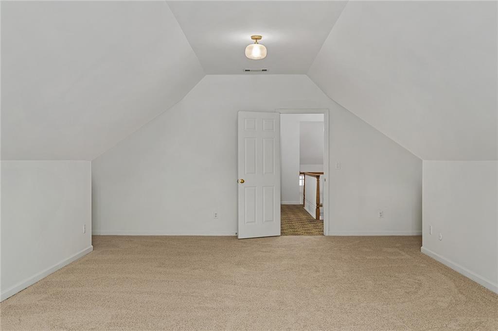 3729 Ashford Point NE