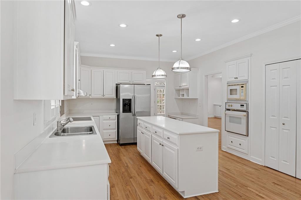 3729 Ashford Point NE