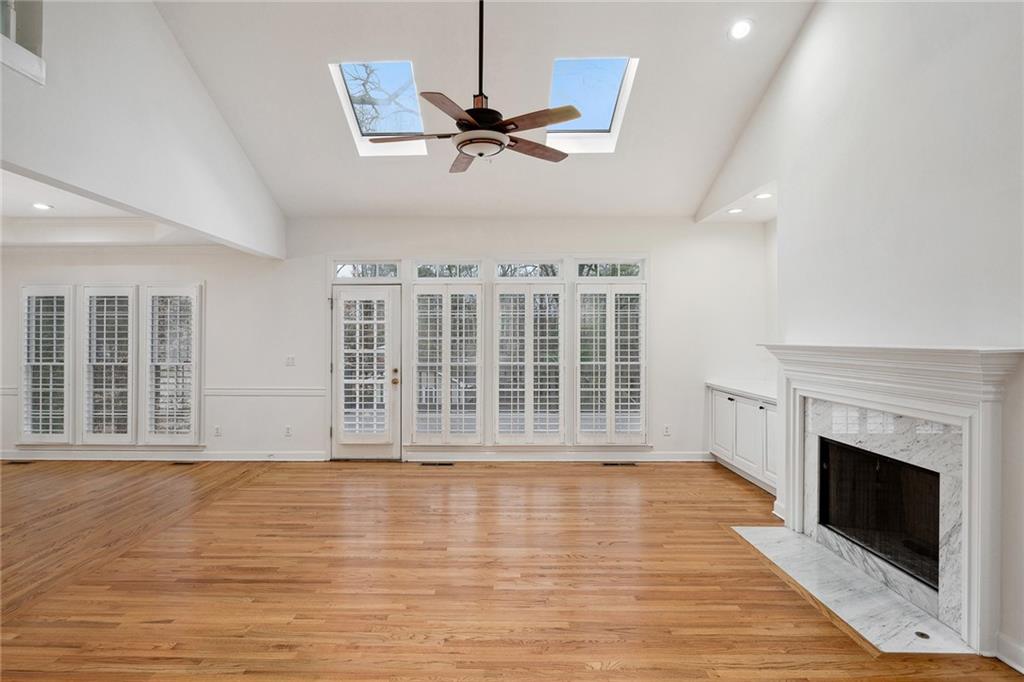 3729 Ashford Point NE