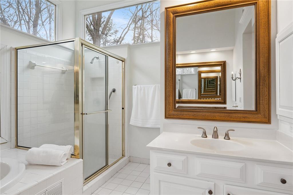 3729 Ashford Point NE