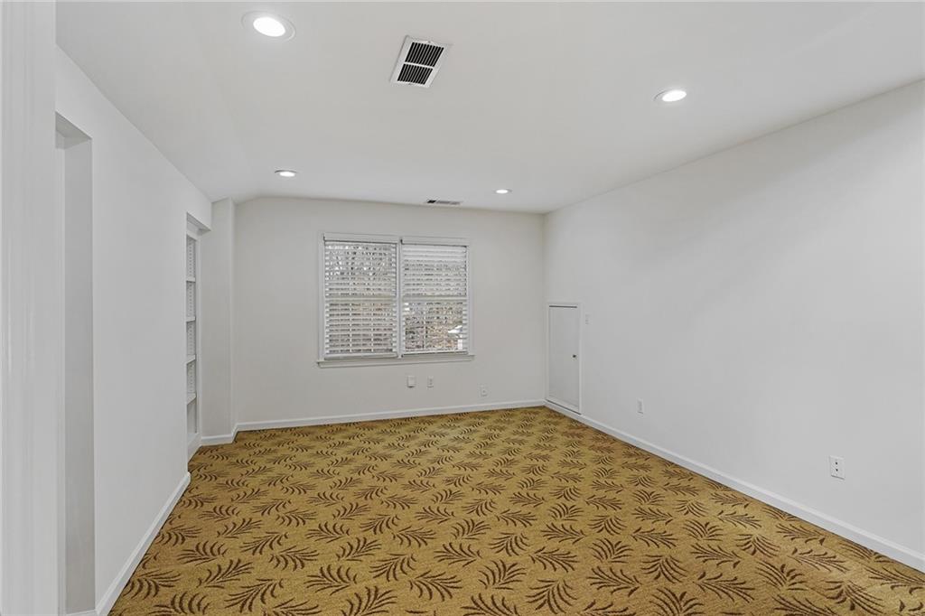 3729 Ashford Point NE