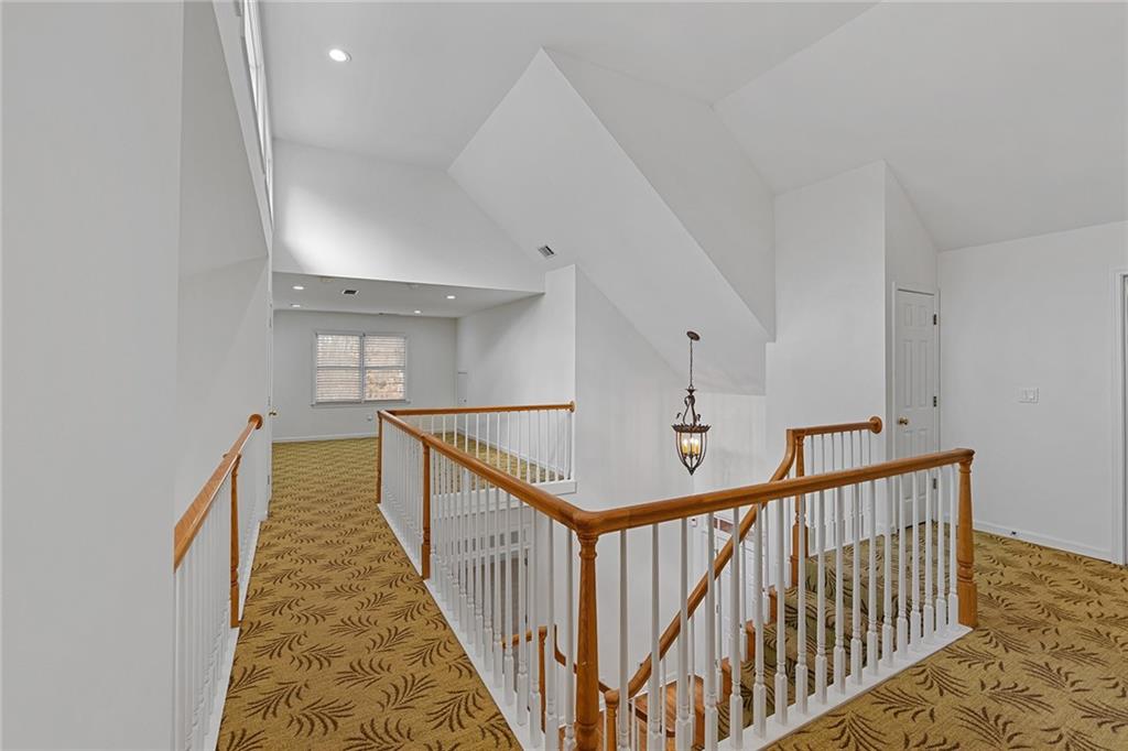 3729 Ashford Point NE