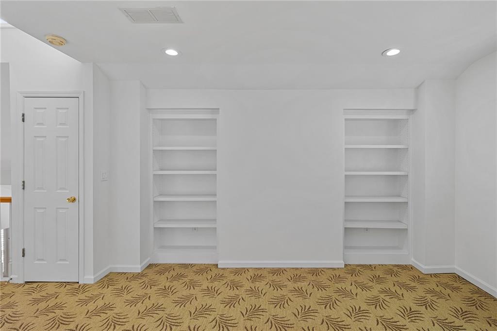 3729 Ashford Point NE