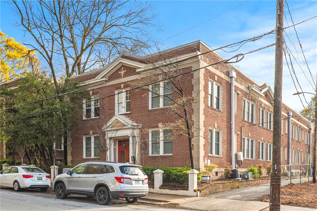 733 Frederica Street NE Unit 16