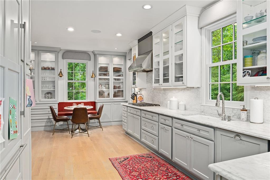 5545 Cross Gate Court