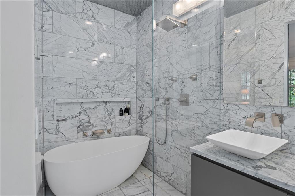 5545 Cross Gate Court