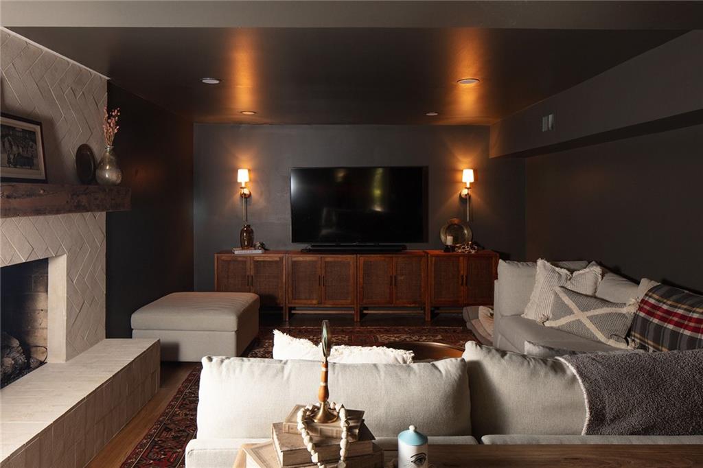 5545 Cross Gate Court