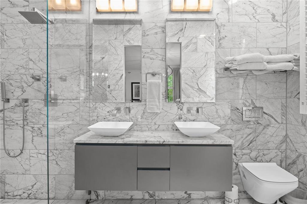 5545 Cross Gate Court