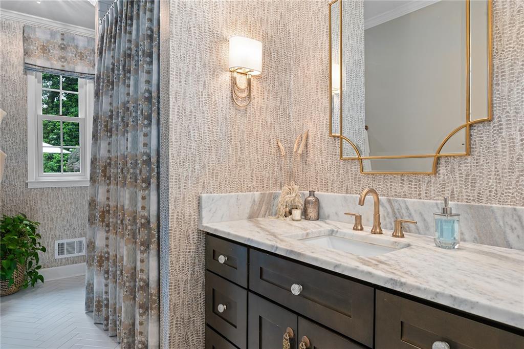 5545 Cross Gate Court