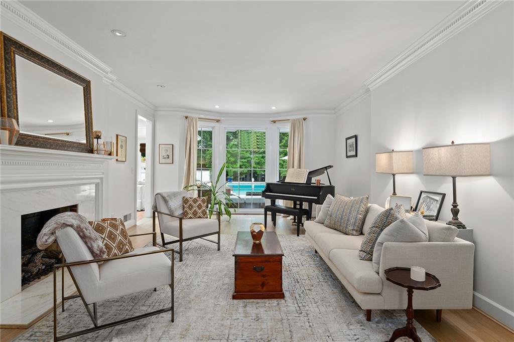 5545 Cross Gate Court