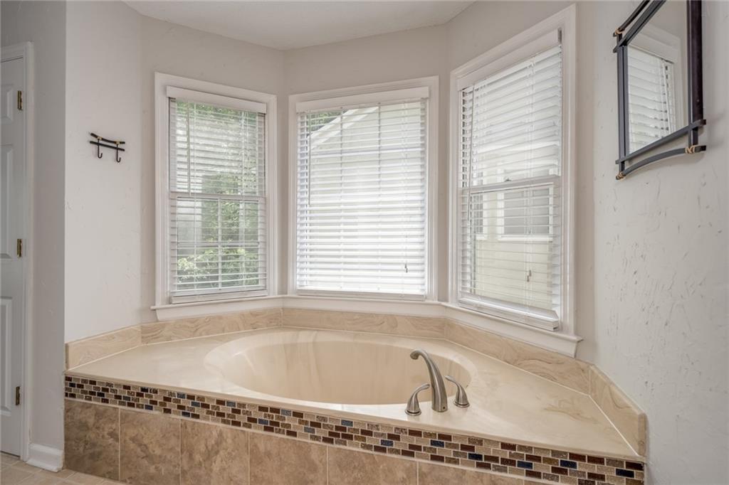 501 Defoors Landing NW