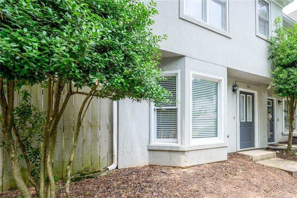 501 Defoors Landing NW