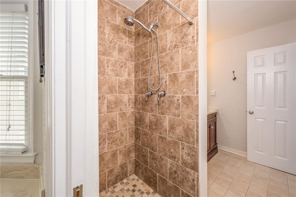 501 Defoors Landing NW