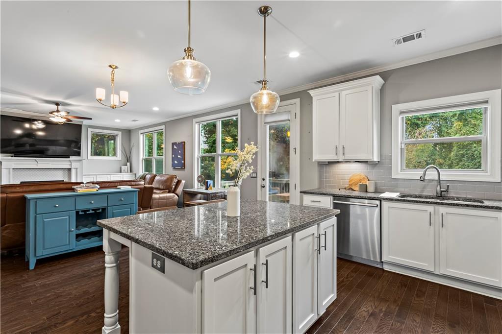 1944 Preston Park Place