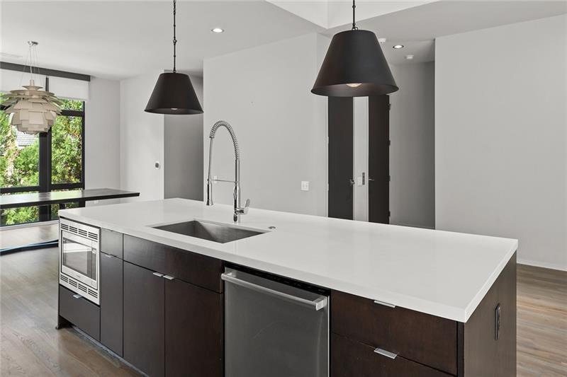 721 Longleaf Drive NE Unit 6