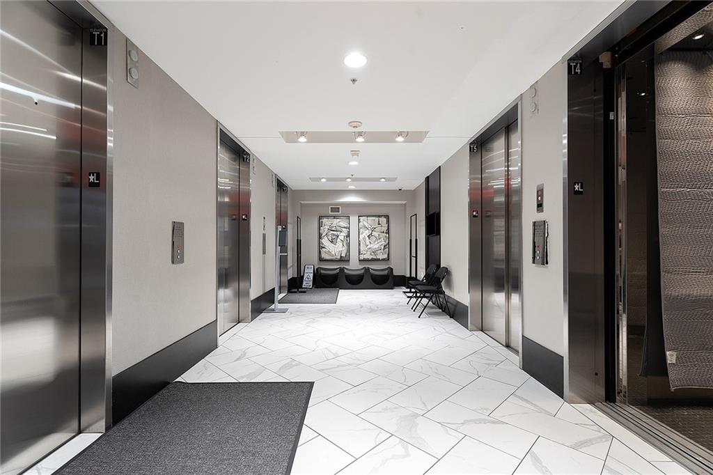 400 W Peachtree Street NW Unit 2706
