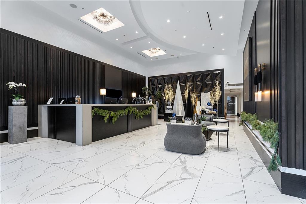 400 W Peachtree Street NW Unit 2706