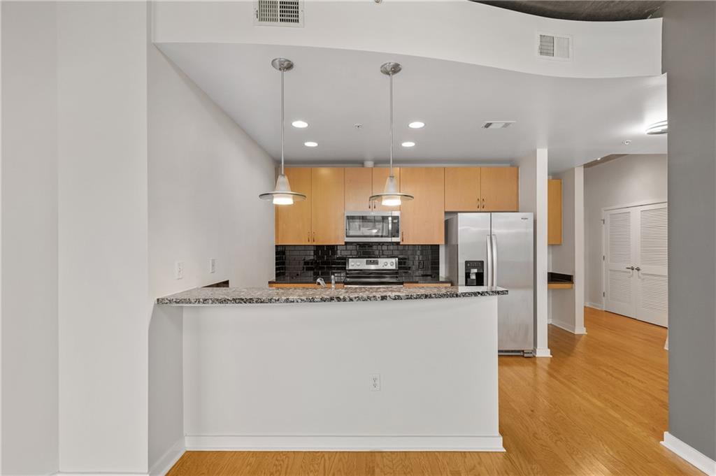 400 W Peachtree Street NW Unit 2706