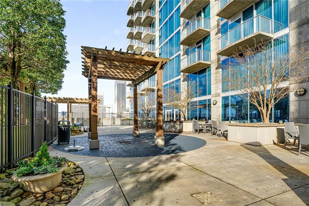 400 W Peachtree Street NW Unit 2706