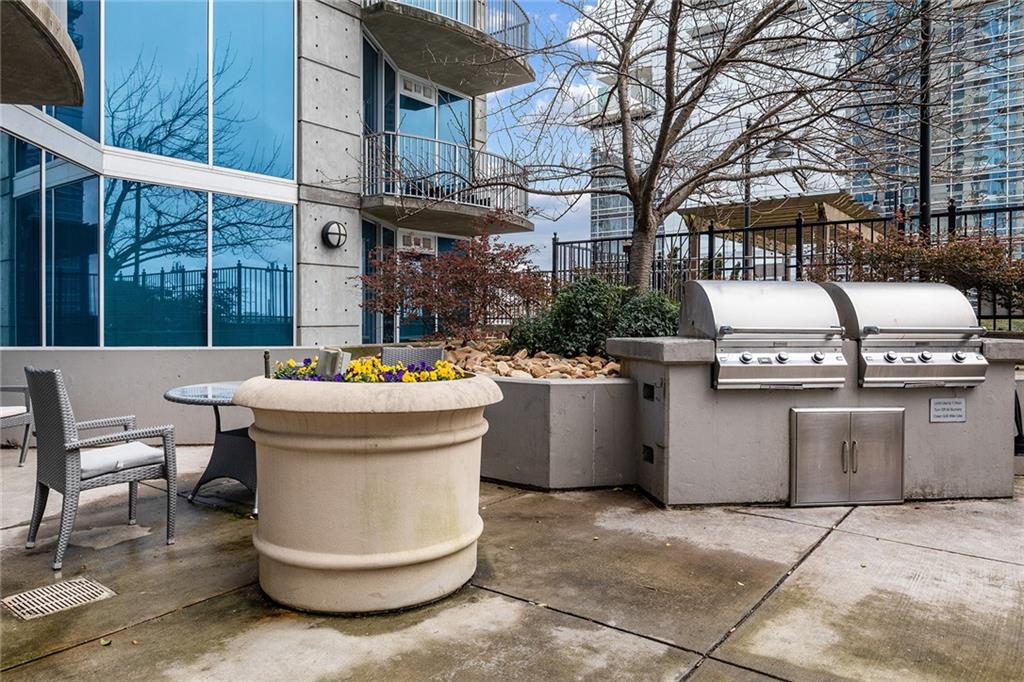 400 W Peachtree Street NW Unit 2706